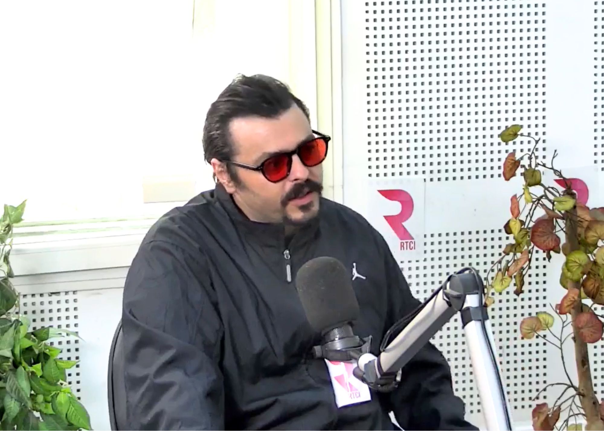 Hamza Bouchnak, musicien et compositeur, est l'invité du "Portrait du mercredi" de RTCI  avec Emna Louzyr