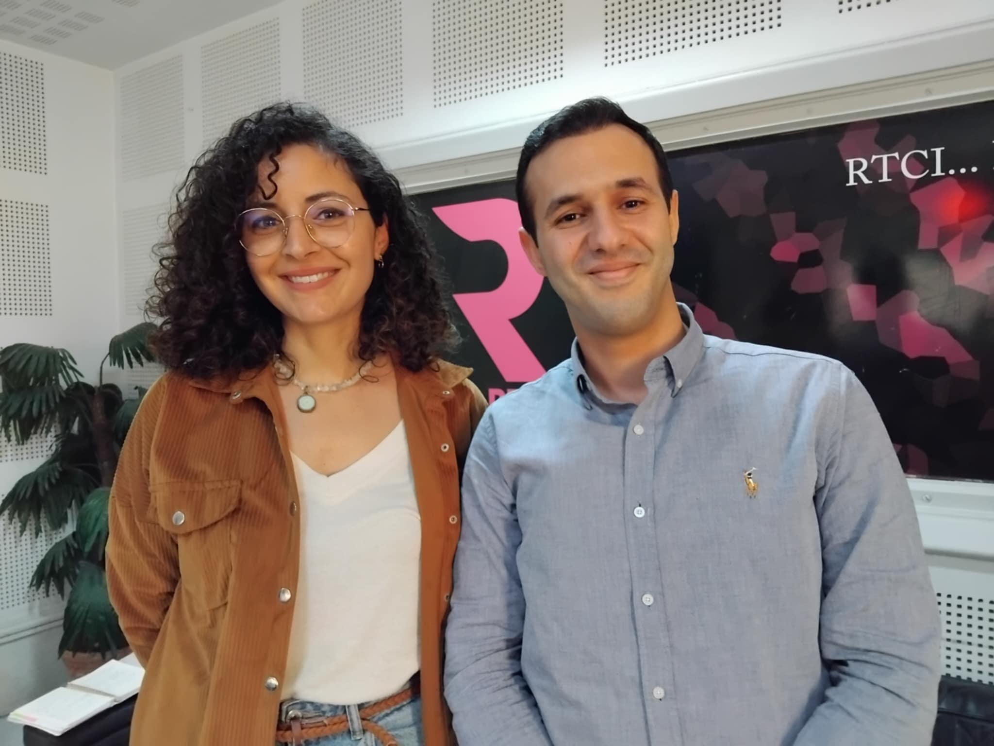  Hatem Bourial reçoit  Chérif Kamoun et Maroua Trabelsi Ajili   de l'association Amena 