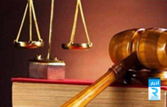 عائلات موقوفين في قضية "التآمر" ترفض عقد جلسات المحاكمة عن بعد.