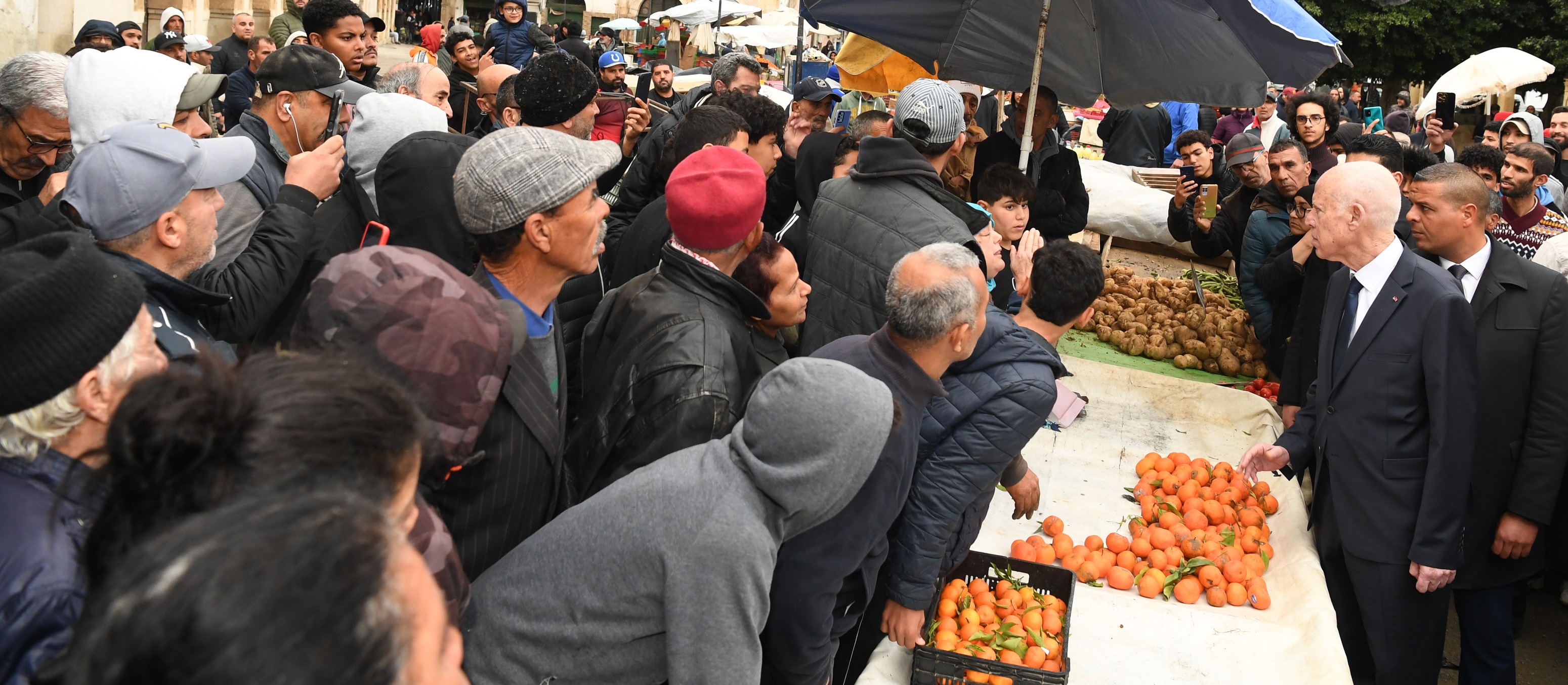 Le Président Kais Saied en visite surprise sur les marchés de Tunis : entre constat et échanges avec les citoyens