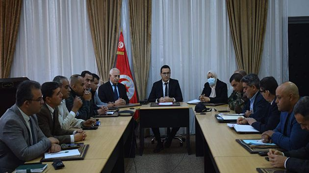 توزر: تفعيل منظومة الاستكشاف والمراقبة على كامل الشريط الحدودي لمنع وصول الجراد الصحرواي