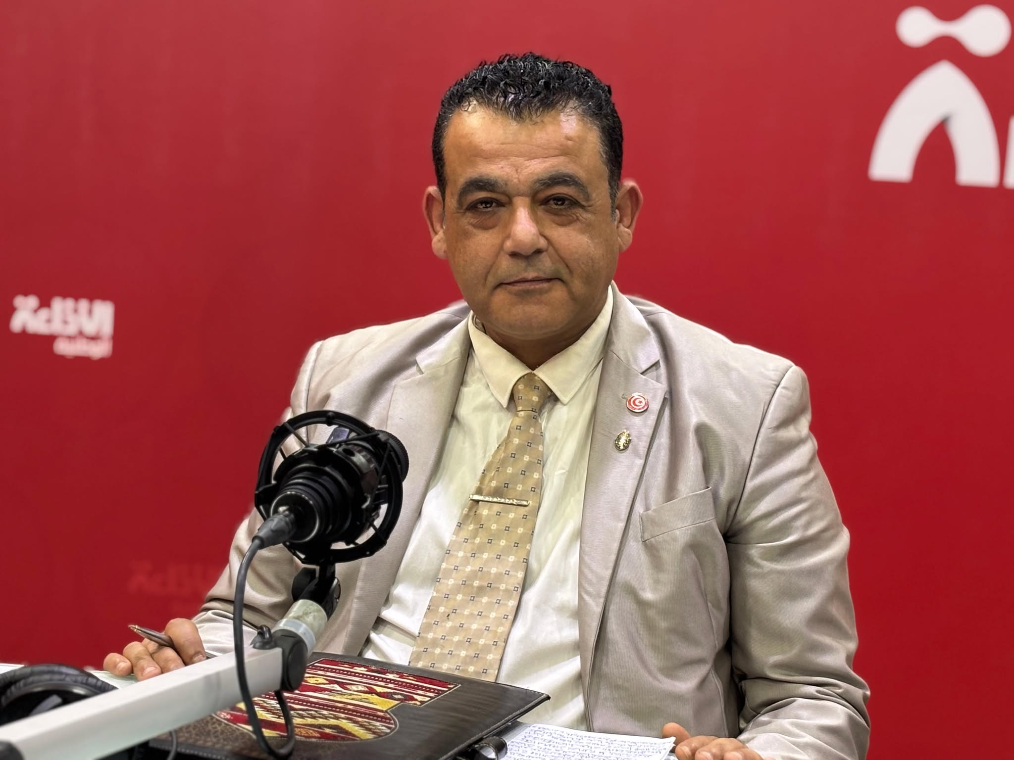 النائب أحمد بالنور يُطالب بإعادة فرض التأشيرة على الوافدين من دول جنوب الصحراء