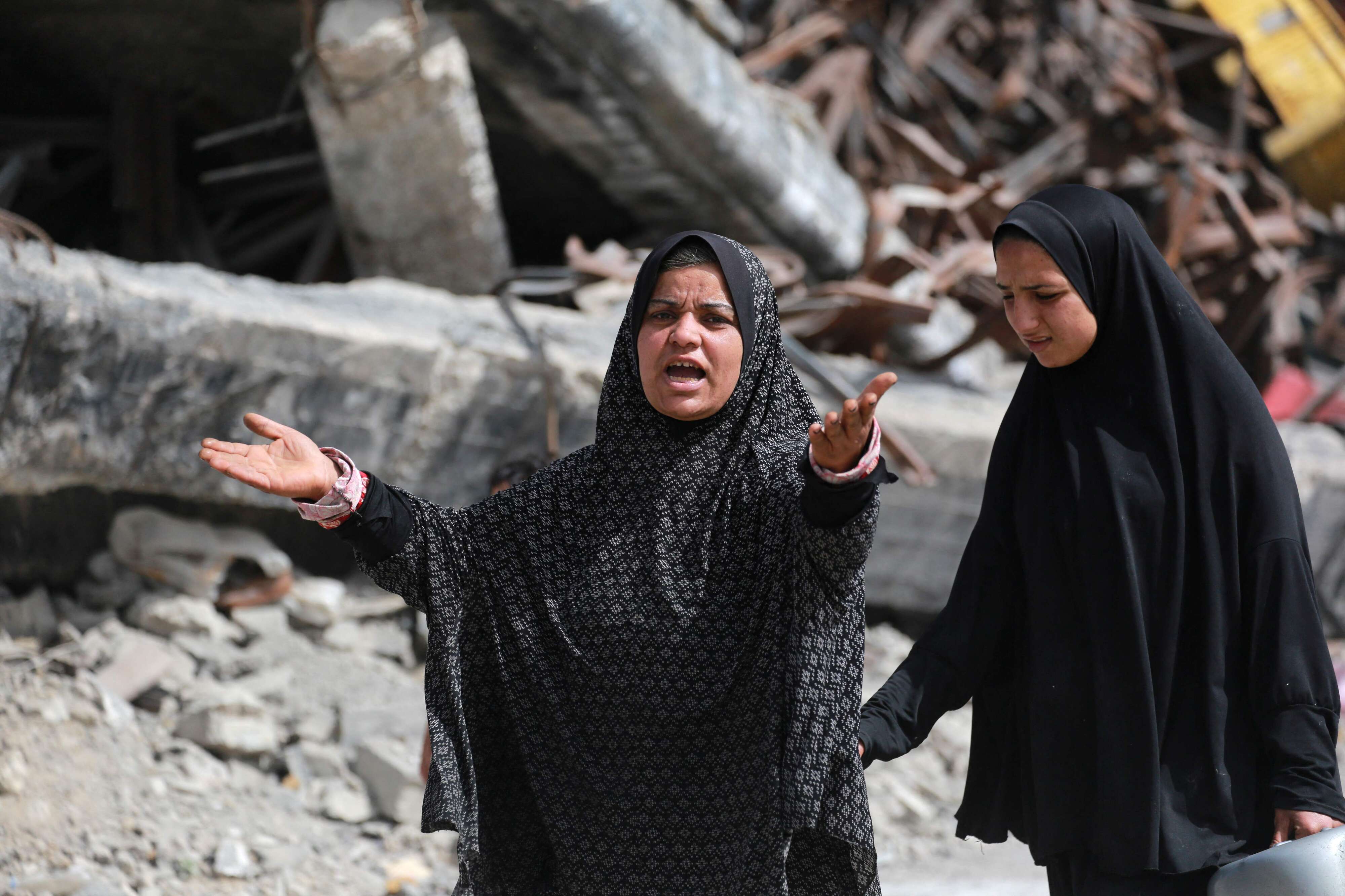 إصابة 5 على الأقل في ضربة جوية إسرائيلية على مقر للأمم المتحدة وسط قطاع غزة