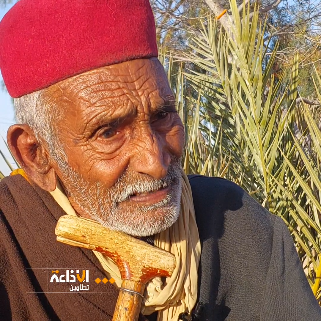 ذهيبة  : حوار مع الحاج ضو الكسير احد موطني منطقة اوني حول انتشار ظاهرة الجراد .