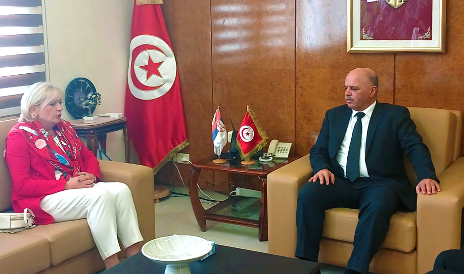 وزير النقل وسفيرة صربيا بتونس يؤكدان أهمية التنسيق لتعزيز الربط الجوي بين البلدين