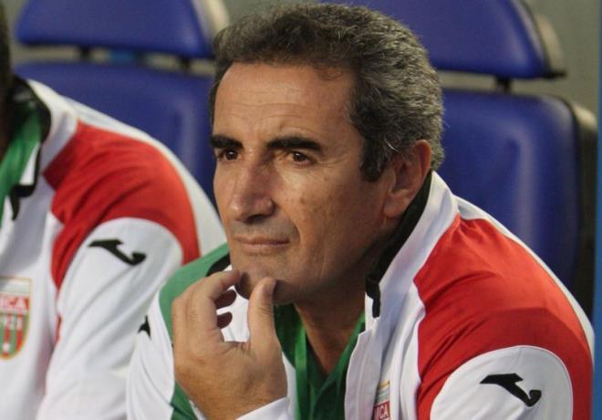 وفاة اللاعب الدولي الجزائري السابق جمال مناد