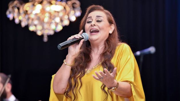 مهرجان المدينة بصفاقس : بعد طول غياب ... الفنانة نجاة عطية تمتع جمهورها في سهرة طربية بامتياز