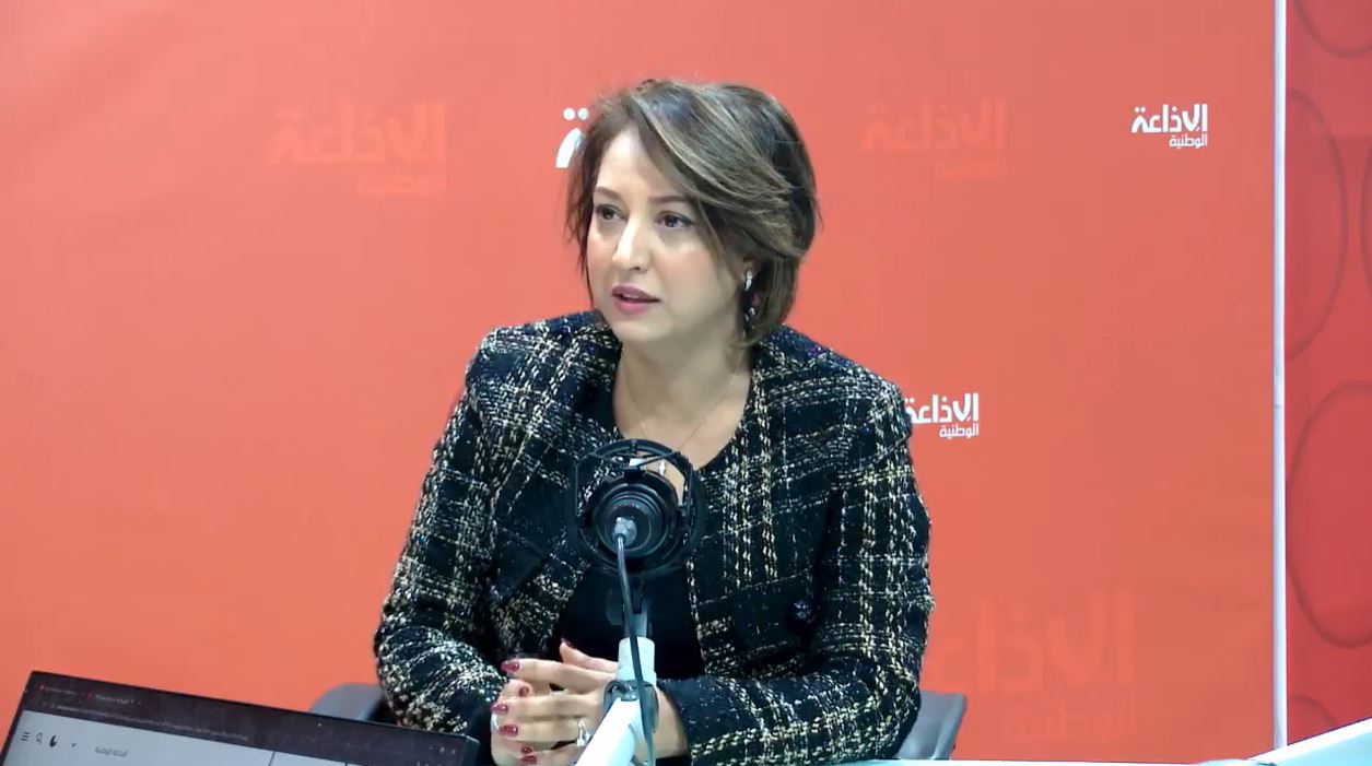طبيبة تجميل: منتجات فرد الشعر البرازيلي يمكن أن تسبب القصور الكلوي الحاد والإصابة بالسرطان