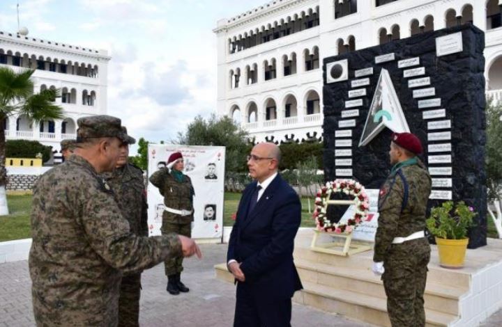 وزير الدفاع يزور مدرسة ضباط الصف ببنزرت