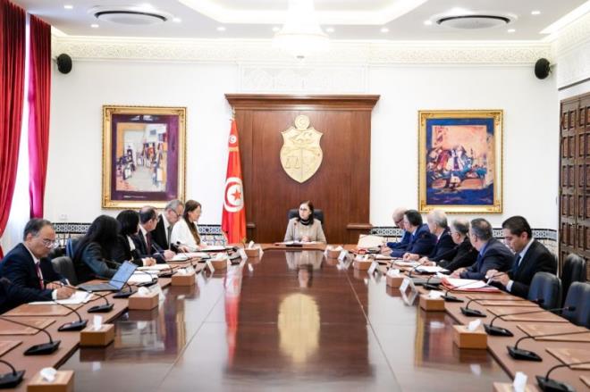 La cheffe du gouvernement , Sarra Zaafrani Zenzeri préside un conseil ministériel restreint sur les biens mal acquis