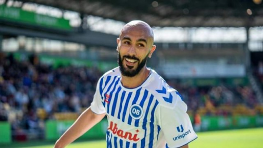 اللاعب التونسي عصام الجبالي يسجل ثنائية في البطولة اليابانية