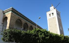 جولة في  جامع القصبة كمعلم تاريخي وأثري مع الباحث في التاريخ والتراث السيد انيس الورغي