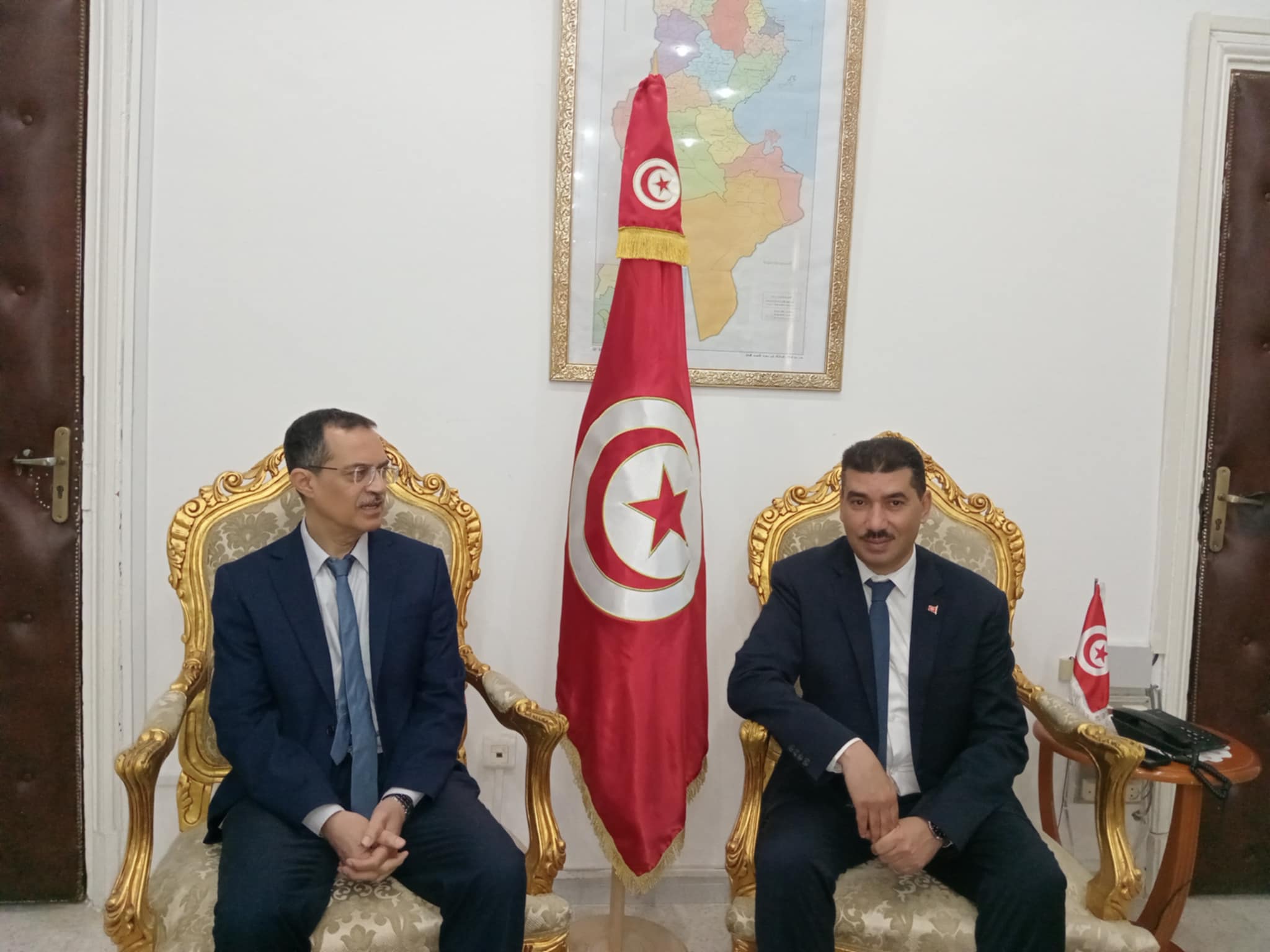 جندوبة : وزير الفلاحة والموارد المائية يشرف على جلسة عمل حول مشاغل القطاع افلاحي 