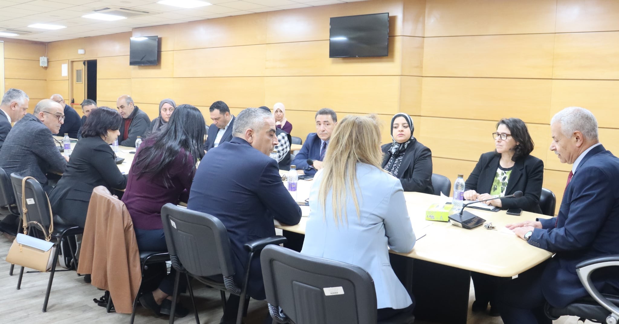 اجتماع حول وضعية التزويد بالمنتجات الفلاحية واللحوم البيضاء للفترة القادمة.