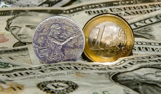 الدينار التونسي يواصل الصمود: ارتفاع مقابل الدولار والأورو في فيفري 2025