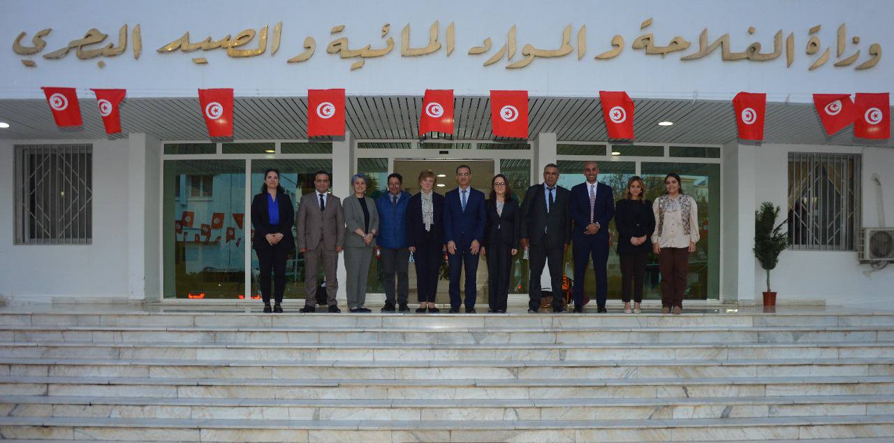 وزارة الفلاحة: جلسة عمل مع ممثّلي البنك الأوروبي للإعمار والتنمية.