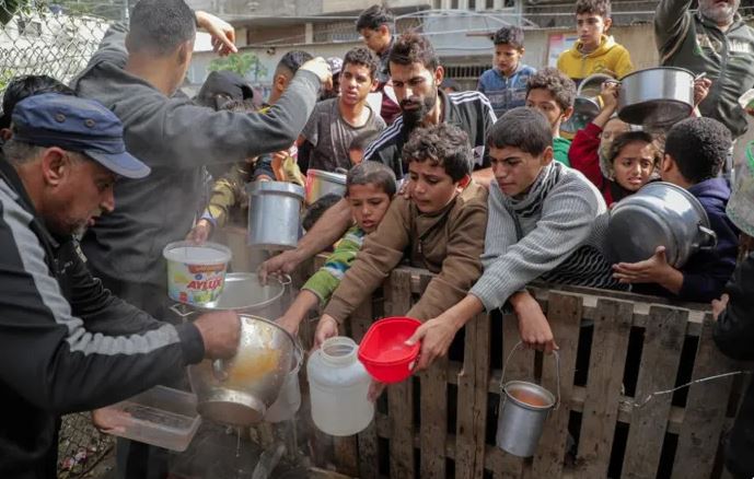 "الأونروا"  تحذر من أزمة جوع حادة تهدد مليوني فلسطيني بقطاع غزة