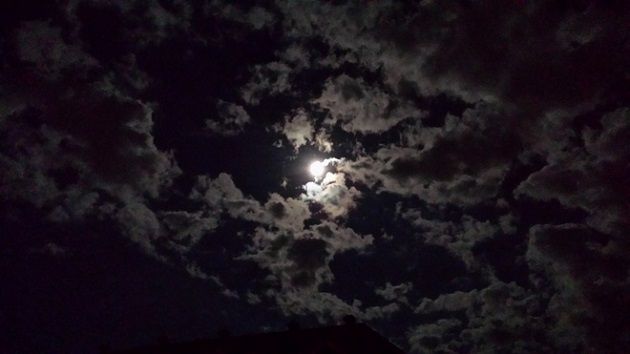 الليلة...سماء مغيمة جزئيا فمحليا كثيفة السحب