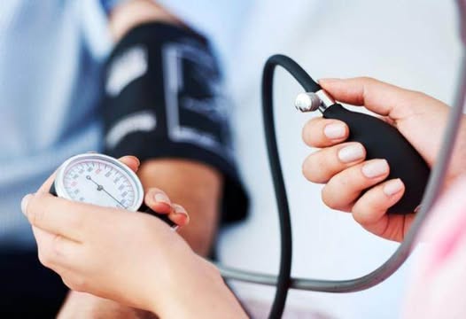 أطباء شبان يدخلون في إضراب بسبب عدم تقاضي الأجر