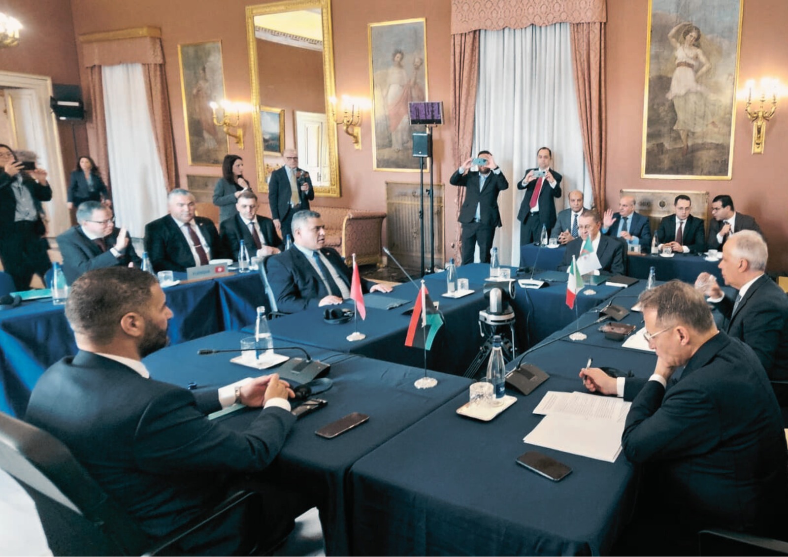 وزير الداخلية في زيارة إلى  إيطاليا بدعوة من نظيره الإيطالي.   
