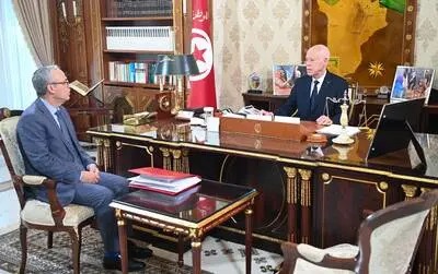 رئيس الدولة يتناول في لقائه بوزير الشؤون الاجتماعية مشروع النصّ المتعلّق بتحديد المنحة إثر التسريح لأسباب اقتصادية
