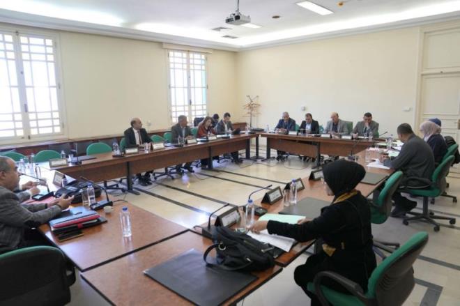 لجنة المالية تنظر في مقترح قانون يجيز الجمع بين جراية التقاعد ومورد آخر متأت من تحمّل وظيفة في الدولة عبر الانتخابات أو التعيينات السياسية