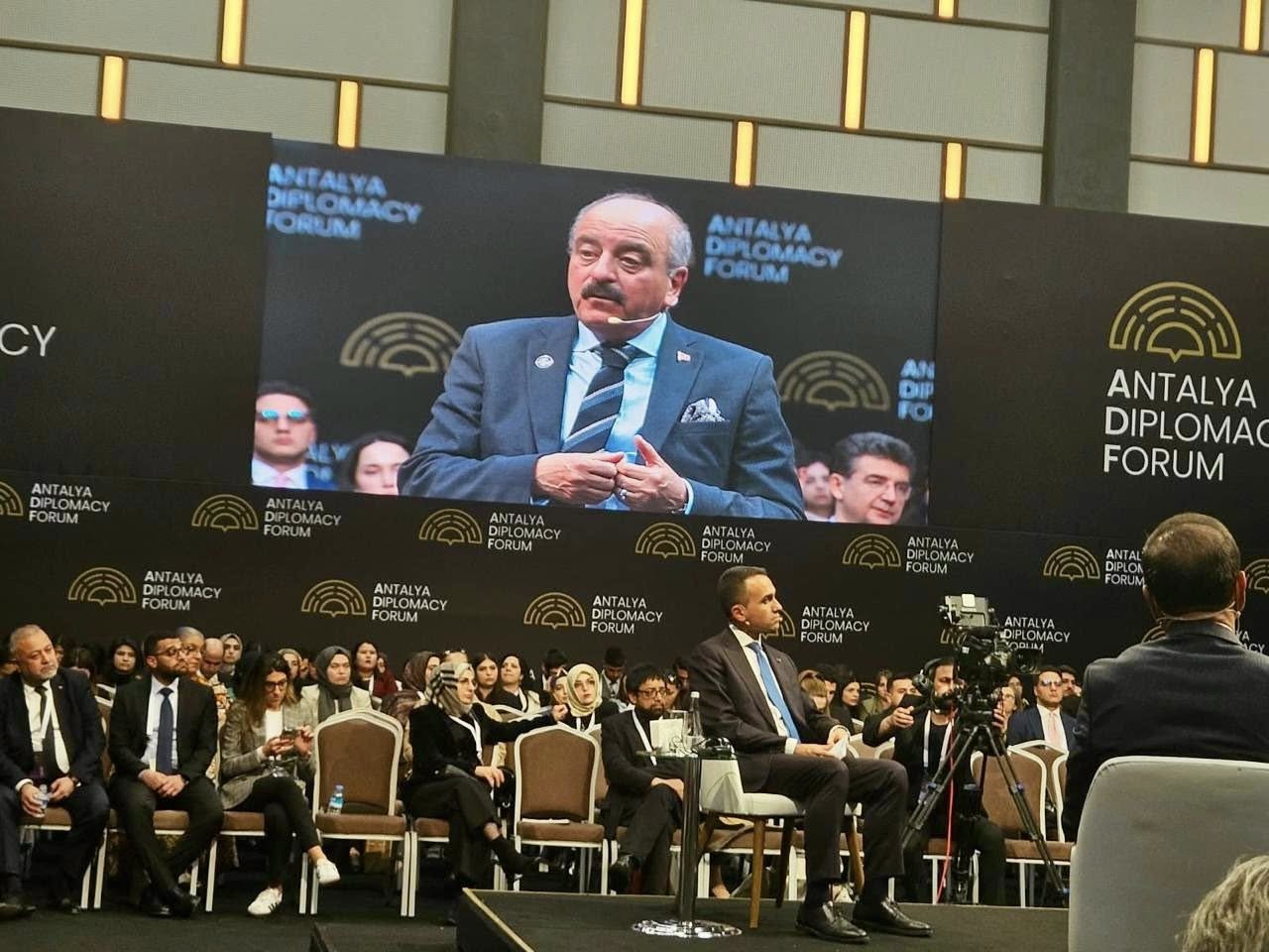  تونس تعلن عن برنامج دبلوماسيتها لسنة 2025 تحت شعار: "تعزيز العمل متعدّد الأطراف وتوطيد التعاون في إطار منظومة الأمم المتحدة."