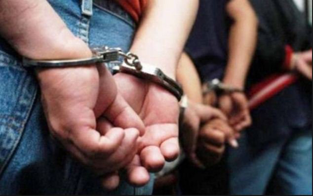 الاحتفاظ بـ 7 أشخاص في جريمة قتل شاب بمركّب تجاري