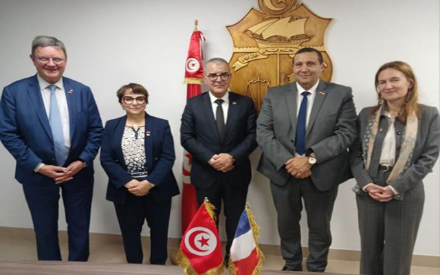 وزير الاقتصاد يؤكد لدى لقائه مجموعة الصداقة البرلمانية التونسية الفرنسية توفر الإمكانيات لتعزيز العلاقات الثنائية