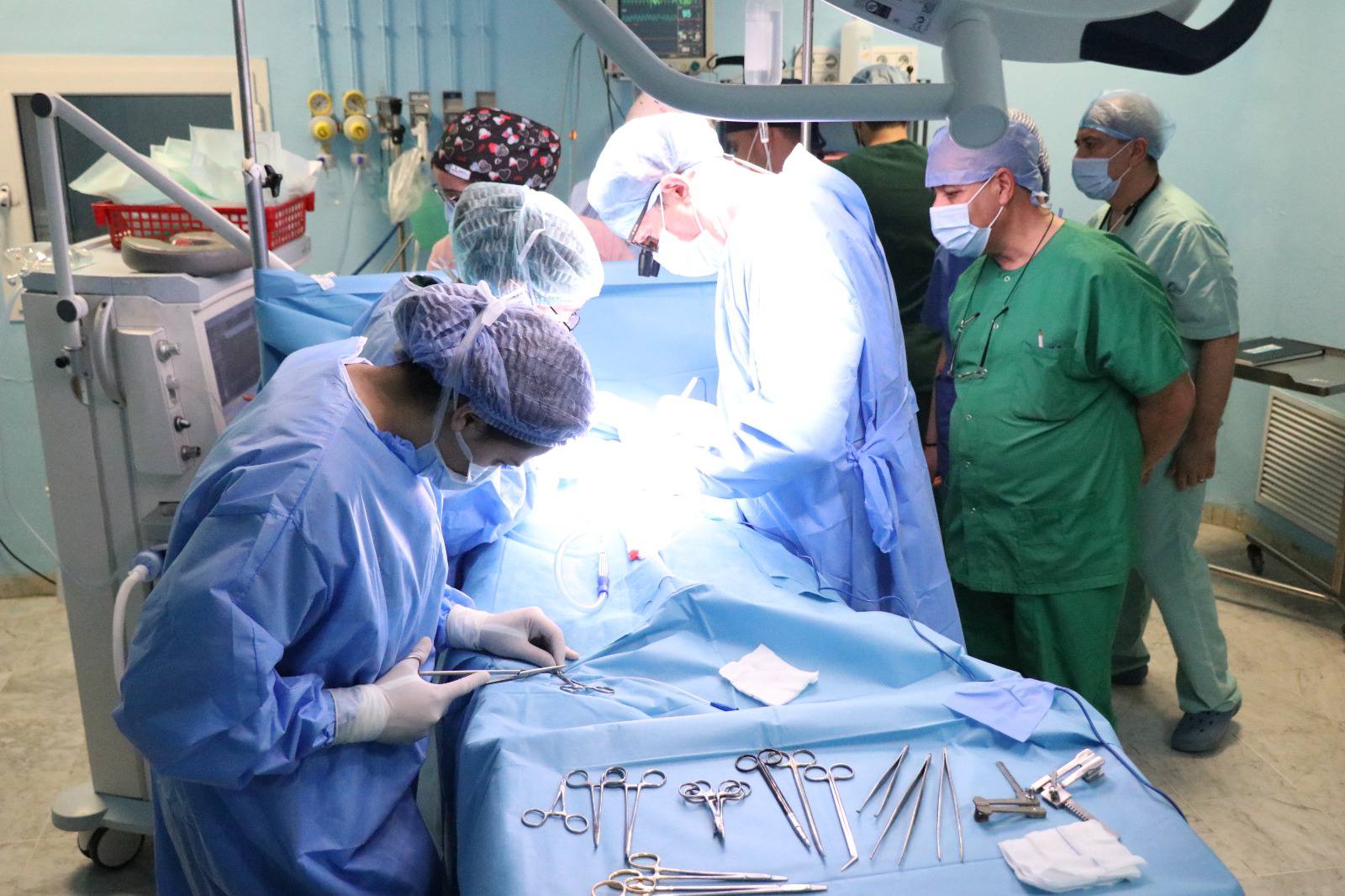 مستشفى البشير حمزة للأطفال: نجاح أول عملية قلب جراحية دقيقة لرضيع يبلغ من العمر 3 أشهر