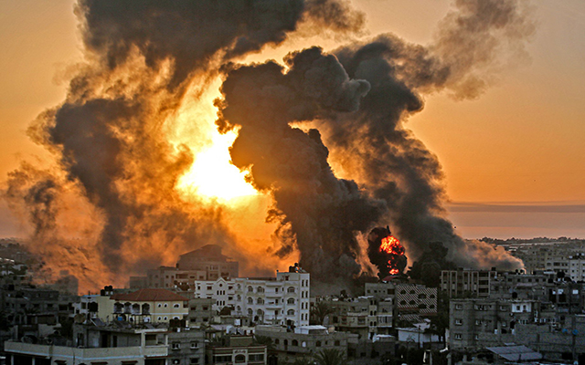استشهاد 20 فلسطينيًا في قصف الاحتلال الصهيوني خيامًا للنازحين شمال وجنوب قطاع غزة