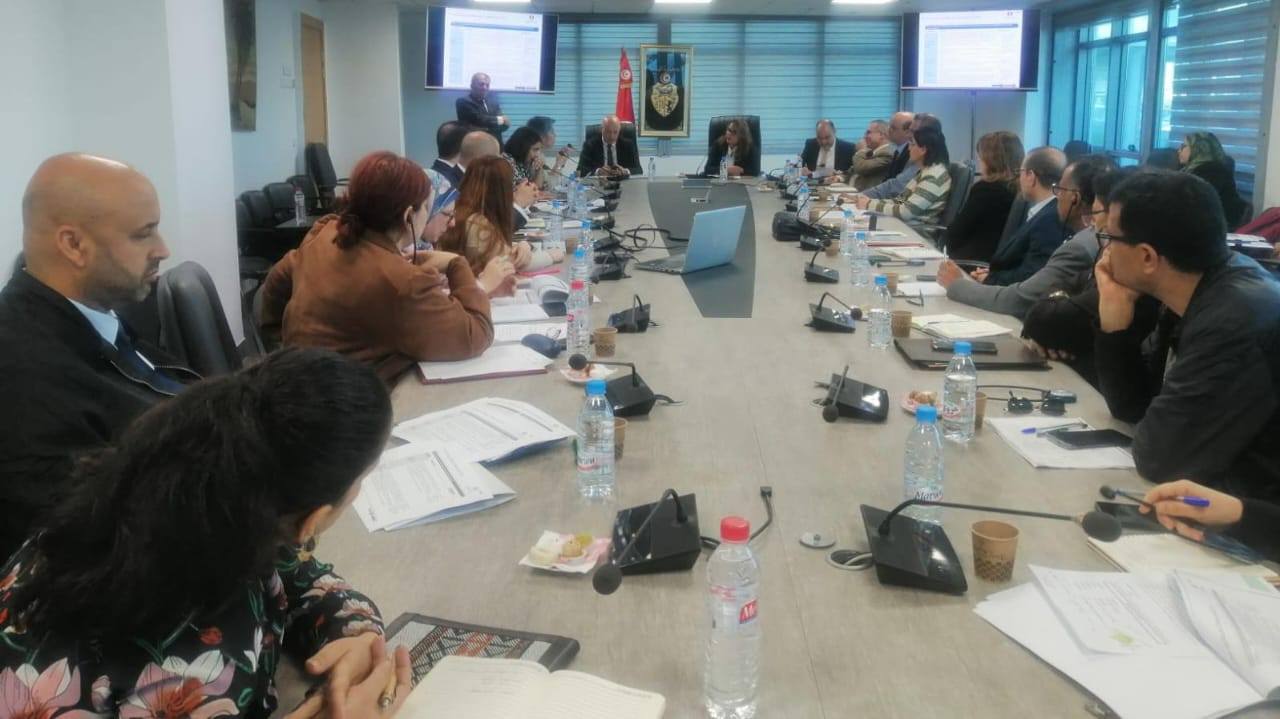 استراتيجية التعاون (2025-2030) بين تونس والبنك الأوروبي لإعادة الإعمار والتنمية، محور لقاء وزير الإقتصاد بمدير السياسات والاستراتيجيات الإقليمية بالبنك.