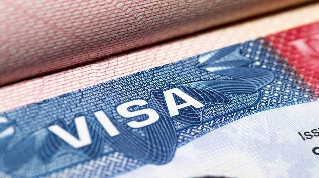 السفارة الأمريكية تحذر من اللجوء إلى الوسطاء لتقديم مطالب التأشيرة