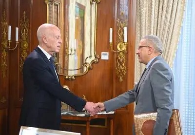 رئيس الجمهورية يؤكد في لقائه بوزير الصحة ضرورة الإسراع بإنجاز عديد المؤسسات الاستشفائية في كافة أنحاء الجمهورية