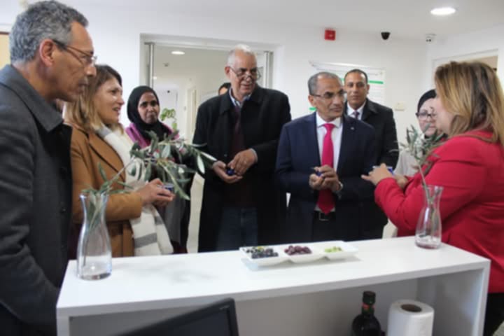 في عشريينيته، مركز البيوتكنولوجيا ببرج السدرية يحصل على الاعتماد حسب المواصفة ISO/IEC 17025 في قطاع التحاليل المخبرية في مجال زيت الزيتون في تونس