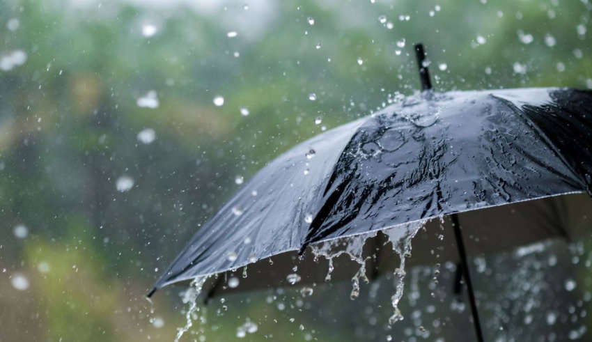 أمطار غزيرة وانخفاض ملحوظ في درجات الحرارة