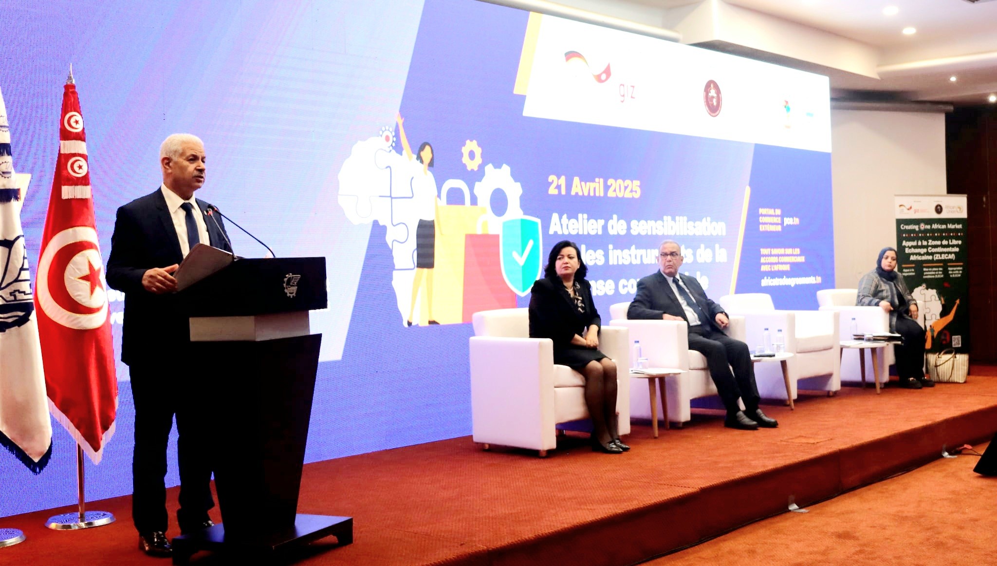 وزير التجارة يؤكد أهمية آليات الدفاع التجاري في دعم الاقتصاد الوطني