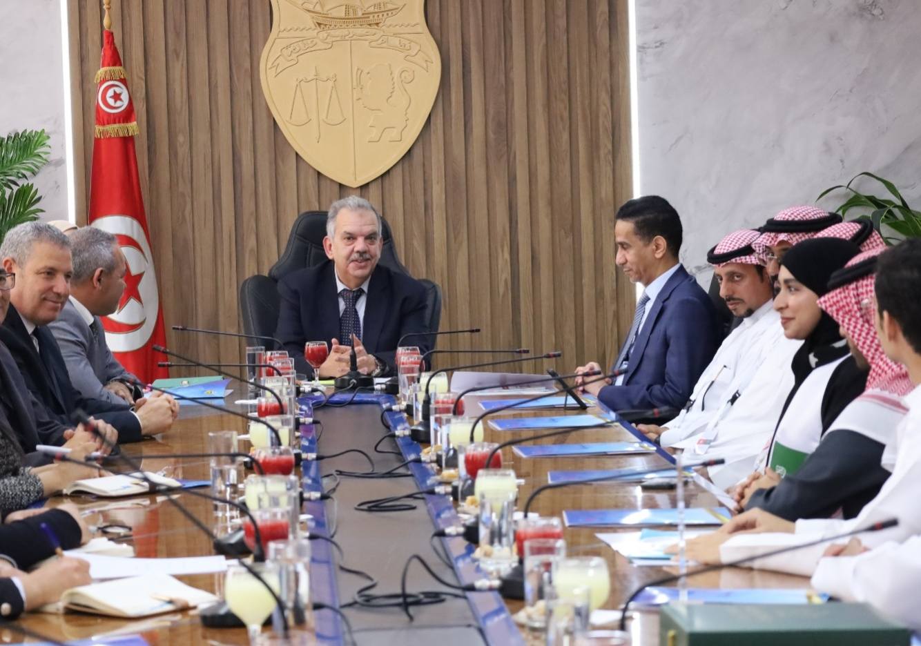 وفد شبابي سعودي في زيارة الى تونس للاطلاع على التجربة التونسية في مجالي الشباب والرياضة