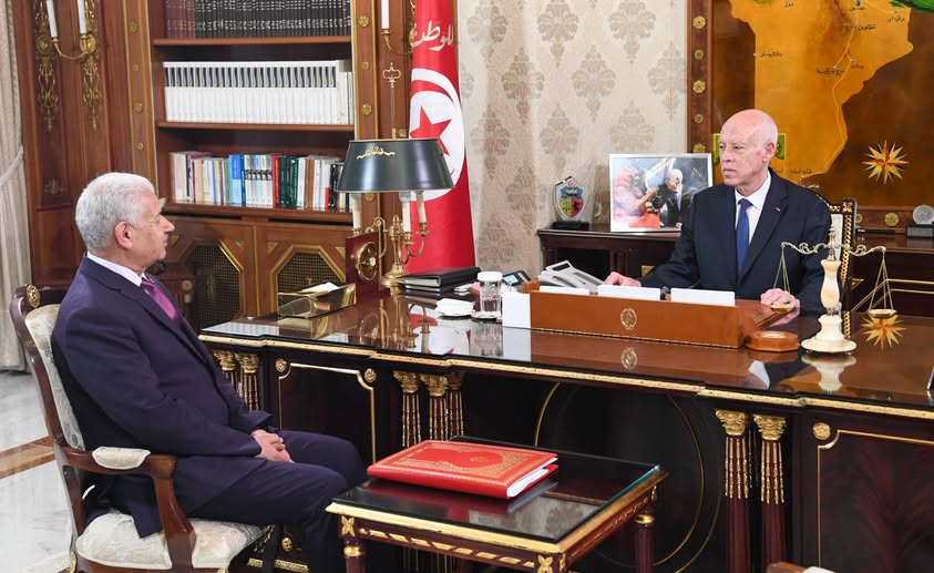  رئيس الجمهورية يؤكد على ضرورة البحث عن أسواق جديدة للتصدير في إفريقيا وآسيا وفي عديد دول أمريكا الجنوبية 