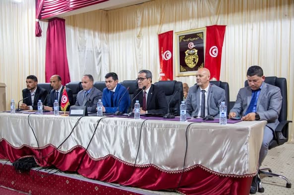 رئيس المجلس الوطني للجهات والأقاليم يشرف على ندوة حول أفاق الاستثمار بولاية القصرين