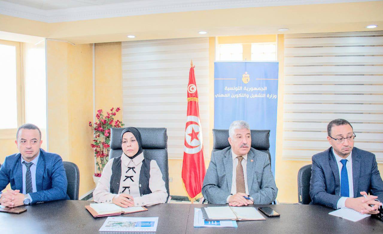 وزير التشغيل يحث اصحاب المبادرات الاستثمارية على بلورة حاجياتهم من الدعم والتكوين والمرافقة