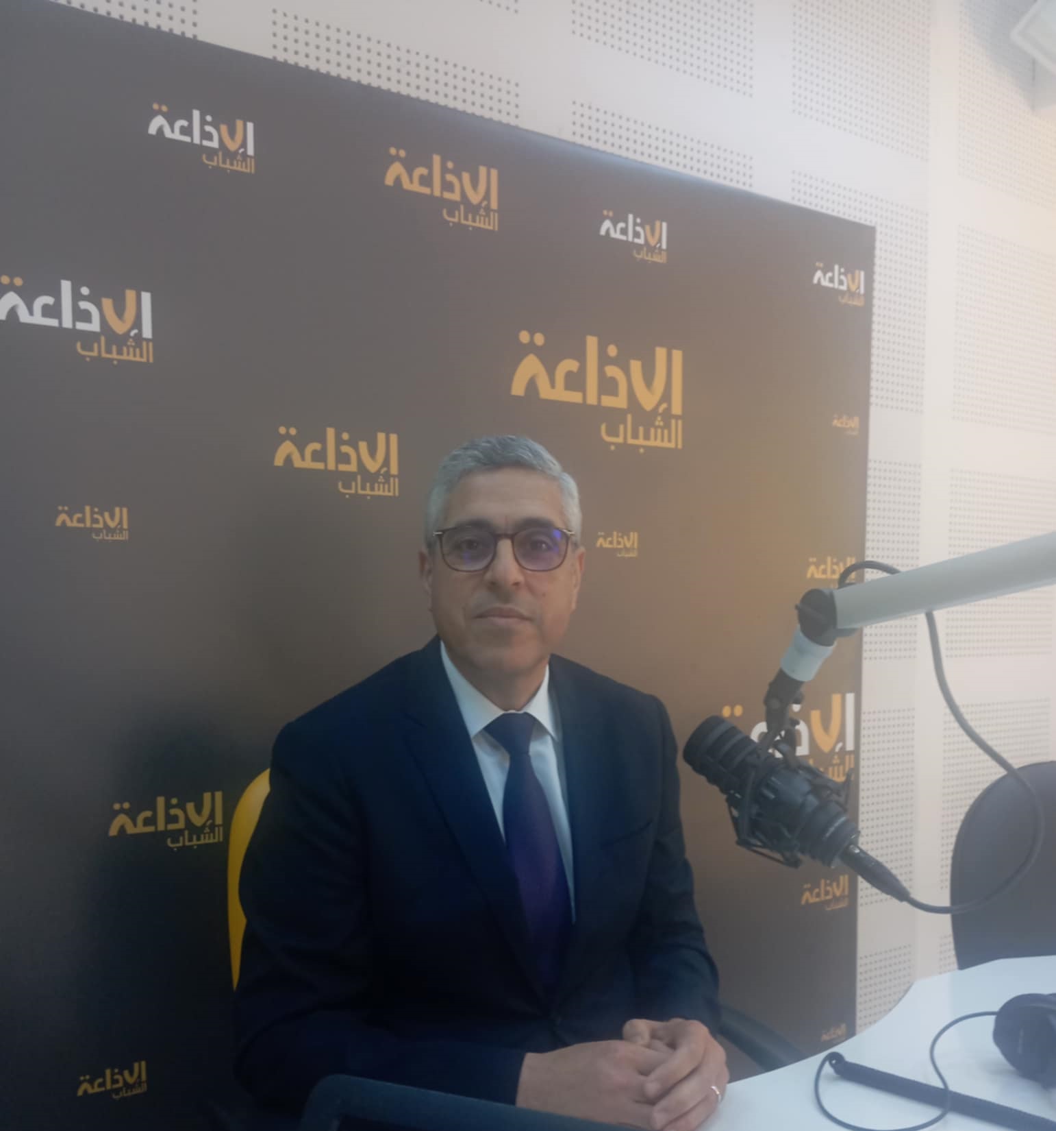 الرئيس المدير العام للصيدلية المركزية  شكري حمّودة في حوار خاص لاذاعة الشباب 