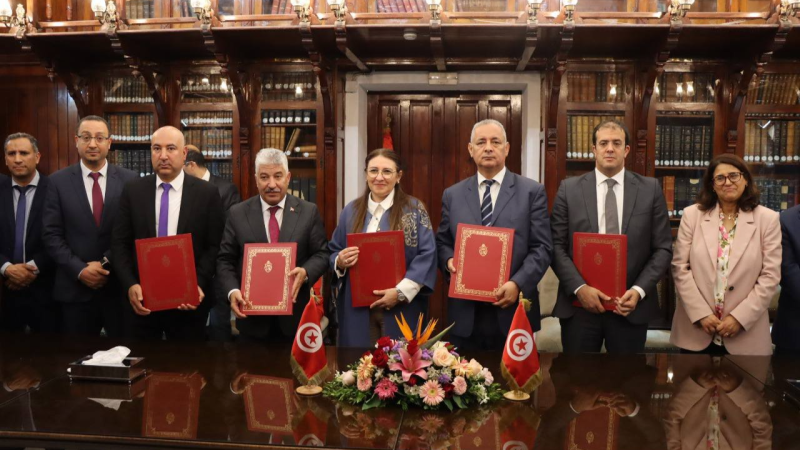 وزارتا المالية والتكوين والمهني والتشغيل توقعان 7 اتفاقيات تتعلق بخطوط تمويل لبعث المشاريع وإحداث مواطن الشغل