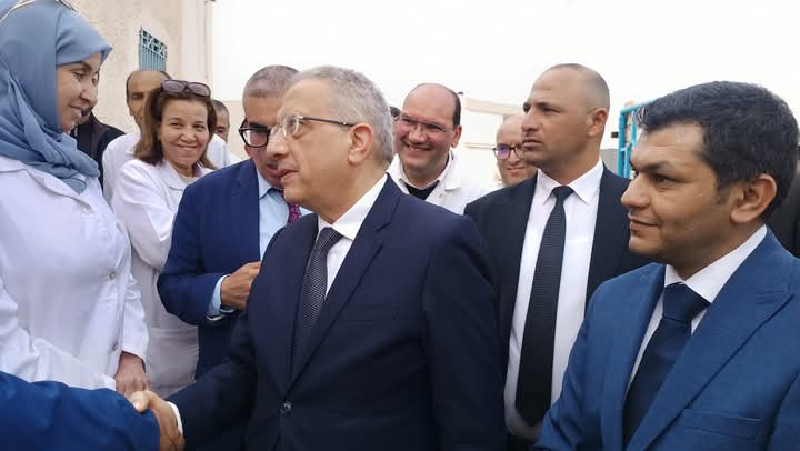 وزير الصحة الدكتور مصطفى الفرجاني يعلن عن تحويل المستشفى الجهوي بدر الدين العلوي بالقصرين إلى مستشفى جامعي