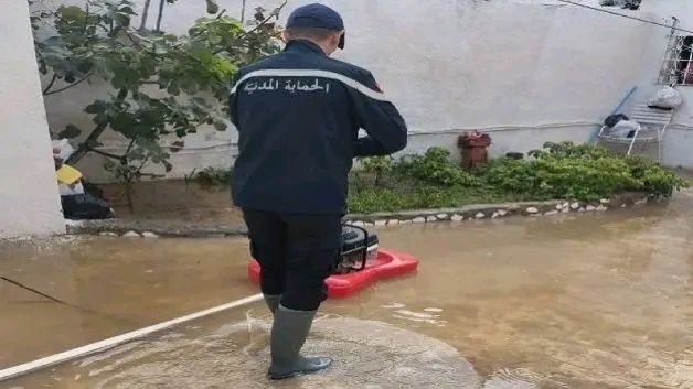 سليانة : الحماية المدنية تشفط مياه الامطار من المنازل