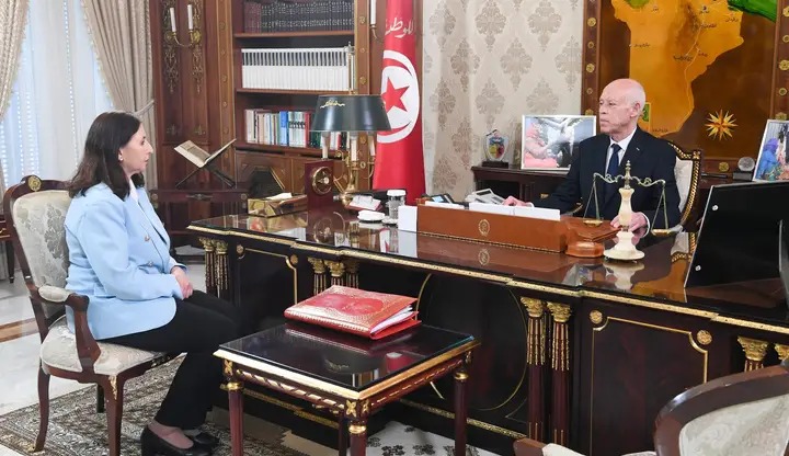 Carthage : Kaïs Saïed appelle à des réformes sociales prioritaires lors de sa rencontre avec la Cheffe du Gouvernement