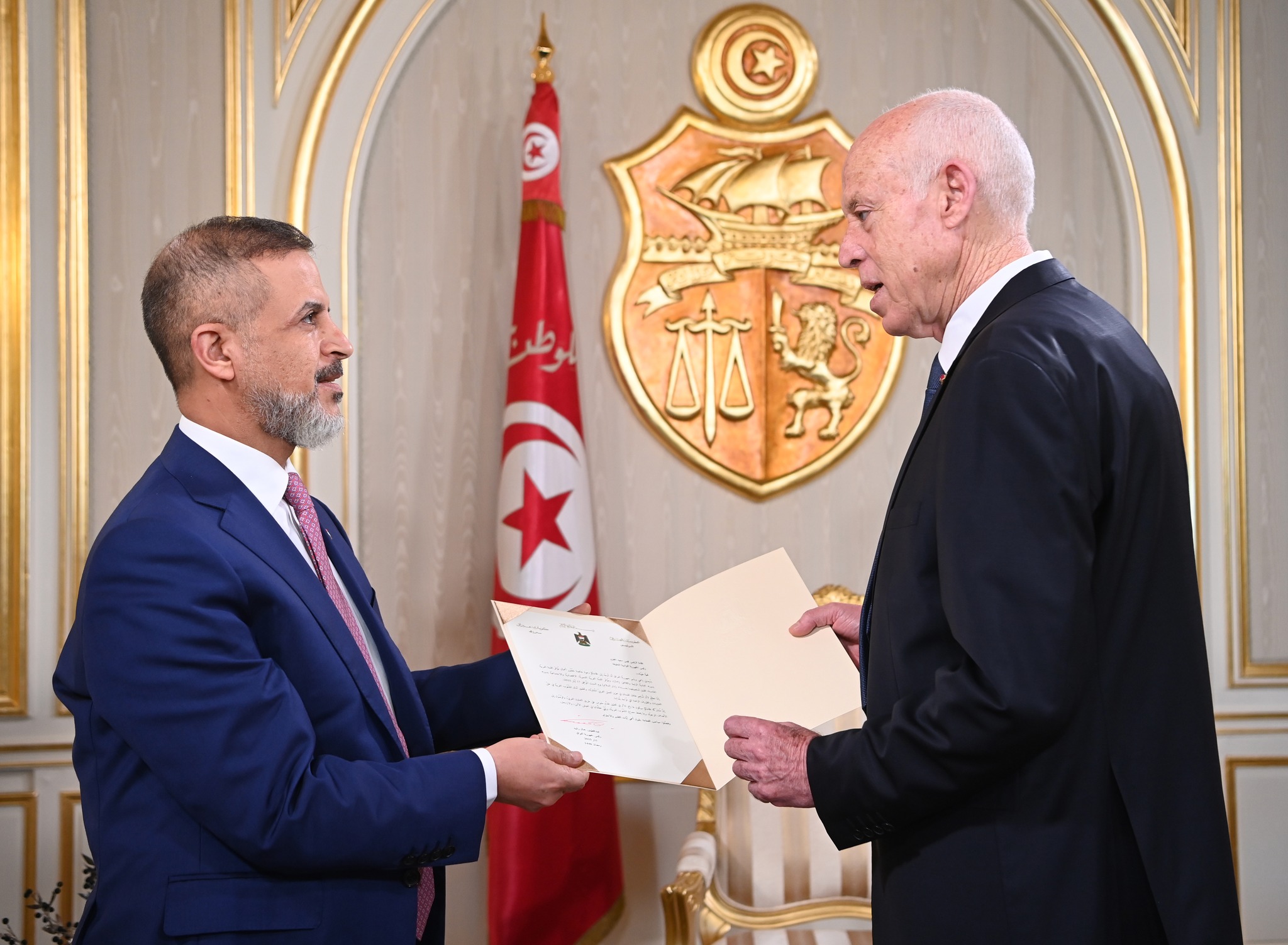 رئيس الجمهورية يتسلم دعوة خطية من نظيره العراقي لحضور أشغال الدورة 34 للقمة العربية ببغداد