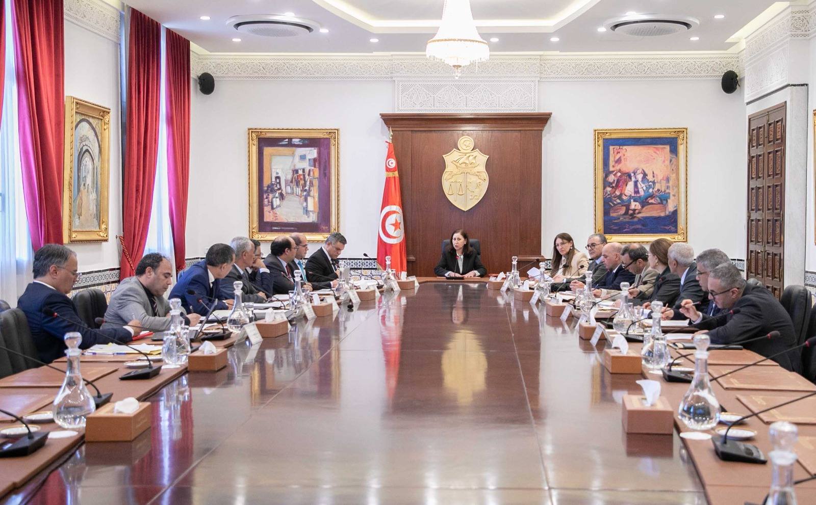 التسريع في إتمام مشاريع قطاع النّقل محور اجتماع اللجنة العليا لتسريع إنجاز المشاريع العمومية