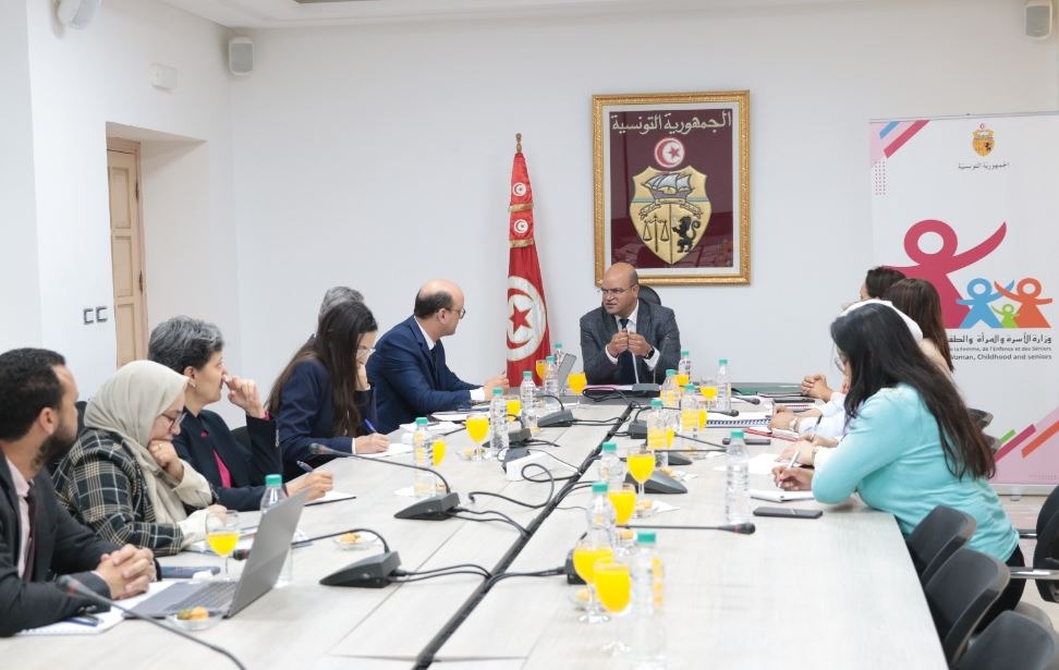 الاتفاق على تحيين مشروع كراسات شروط إحداث مؤسسات رعاية كبار السن وتبسيط إجراءات الاستثمار