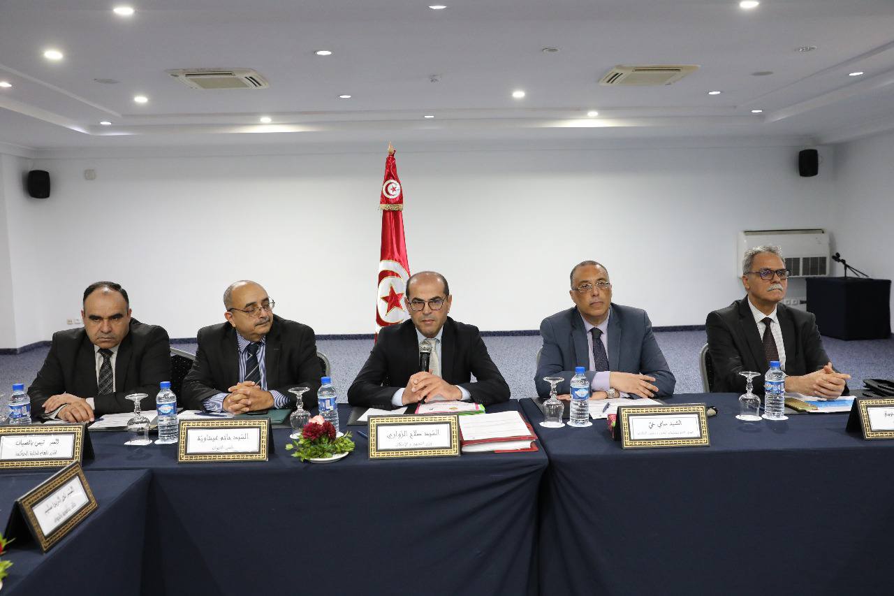 انطلاق أشغال الندوة  الدورية الأولى لسنة 2025 للرؤساء المديرين العامين للمؤسسات والمنشآت العمومية